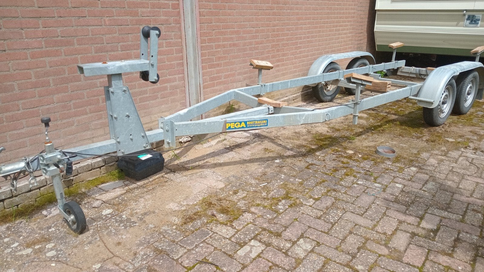 Pega boottrailer tandemasser, Watersport en Boten, Boottrailers, Ophalen, Gebruikt, 1500 tot 3000 kg, Dubbelassig (tandemas)