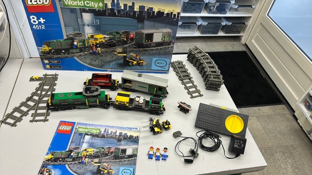 SB2817 Lego trein 4512 9V met doos + boekje. Compleet., Ophalen of Verzenden, Zo goed als nieuw
