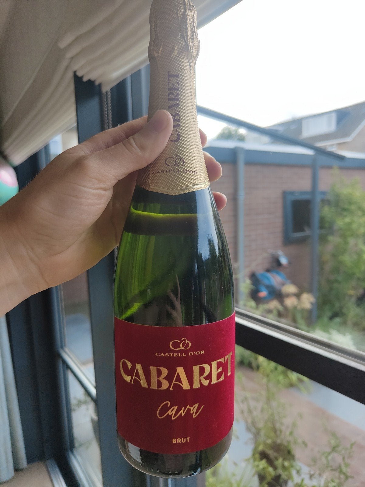 CAVA Cabaret, Verzamelen, Ophalen, Frankrijk
