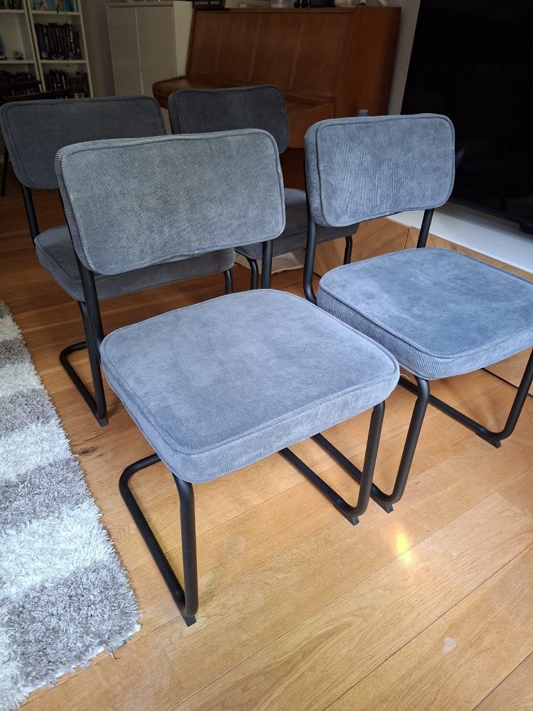 4x Grijze Ribstof Eetkamerstoelen met Zwart Metalen Frame, Ophalen, Gebruikt, Stof, Vier