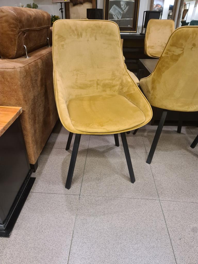 Nieuwe eetkamerstoel draaibaar adore velvet okergeel €70, Ophalen, Industrieel landelijk barok brocante koloniaal boheems vintage