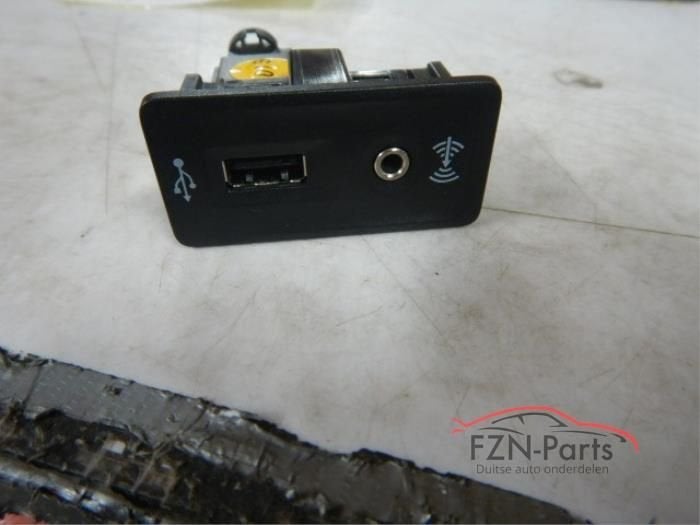 VW Golf 7 USB Aansluiting, Auto-onderdelen, Ophalen of Verzenden, Gebruikt