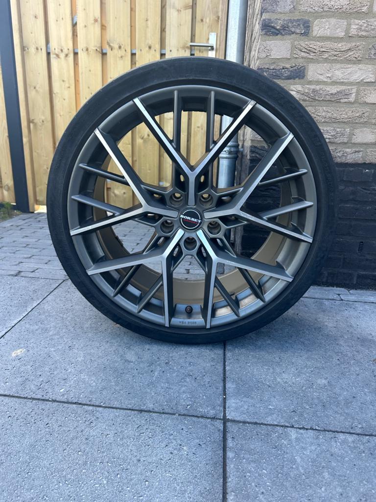 Borbet BY TITAN POLISHED 21 INCH, breedte set met banden, Auto-onderdelen, Banden en Velgen, Ophalen, Velg(en), 21 inch, Zomerbanden