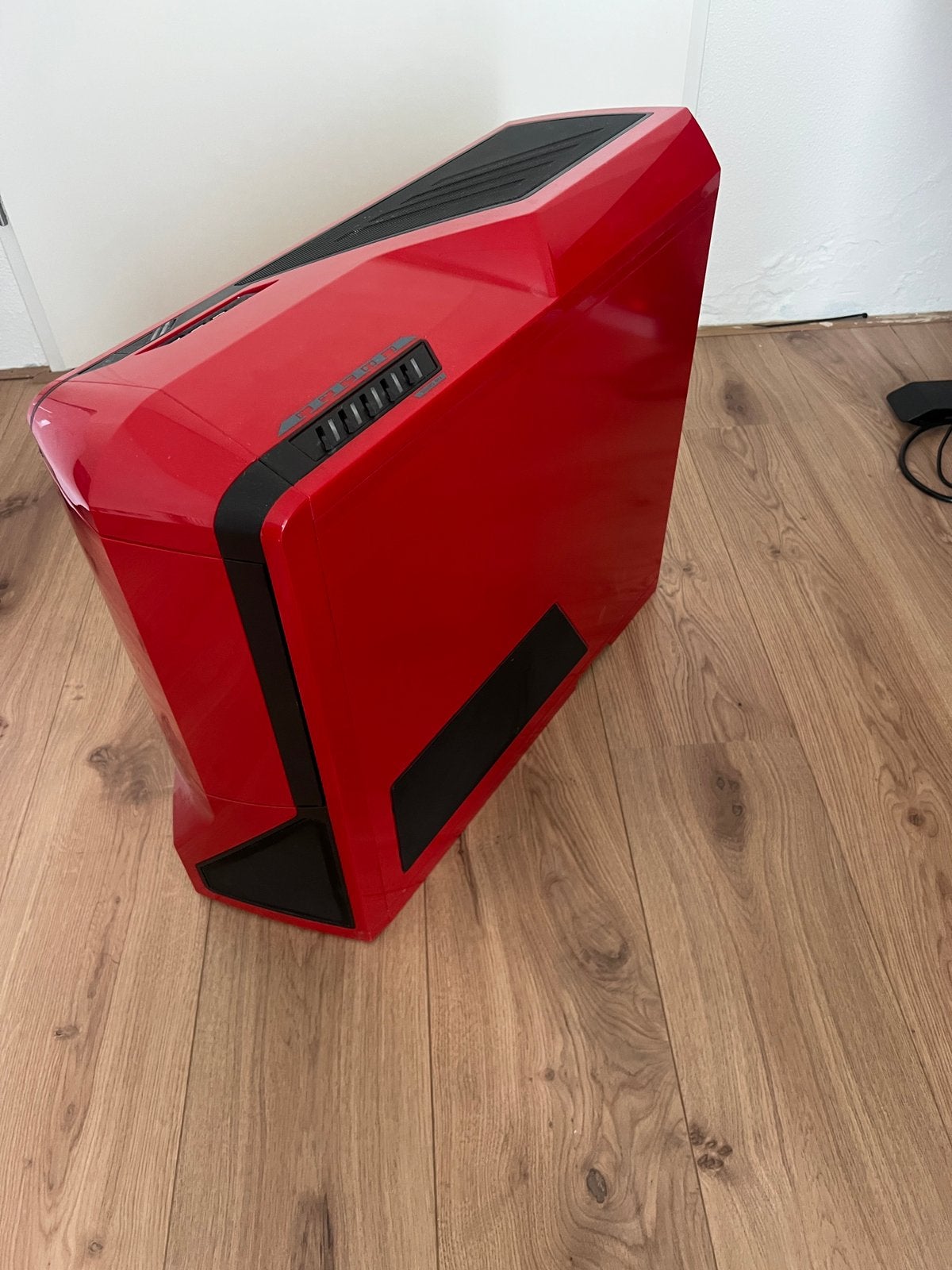 NZXT Phantom red - full tower, Computers en Software, Computerbehuizingen, Zo goed als nieuw, Ophalen