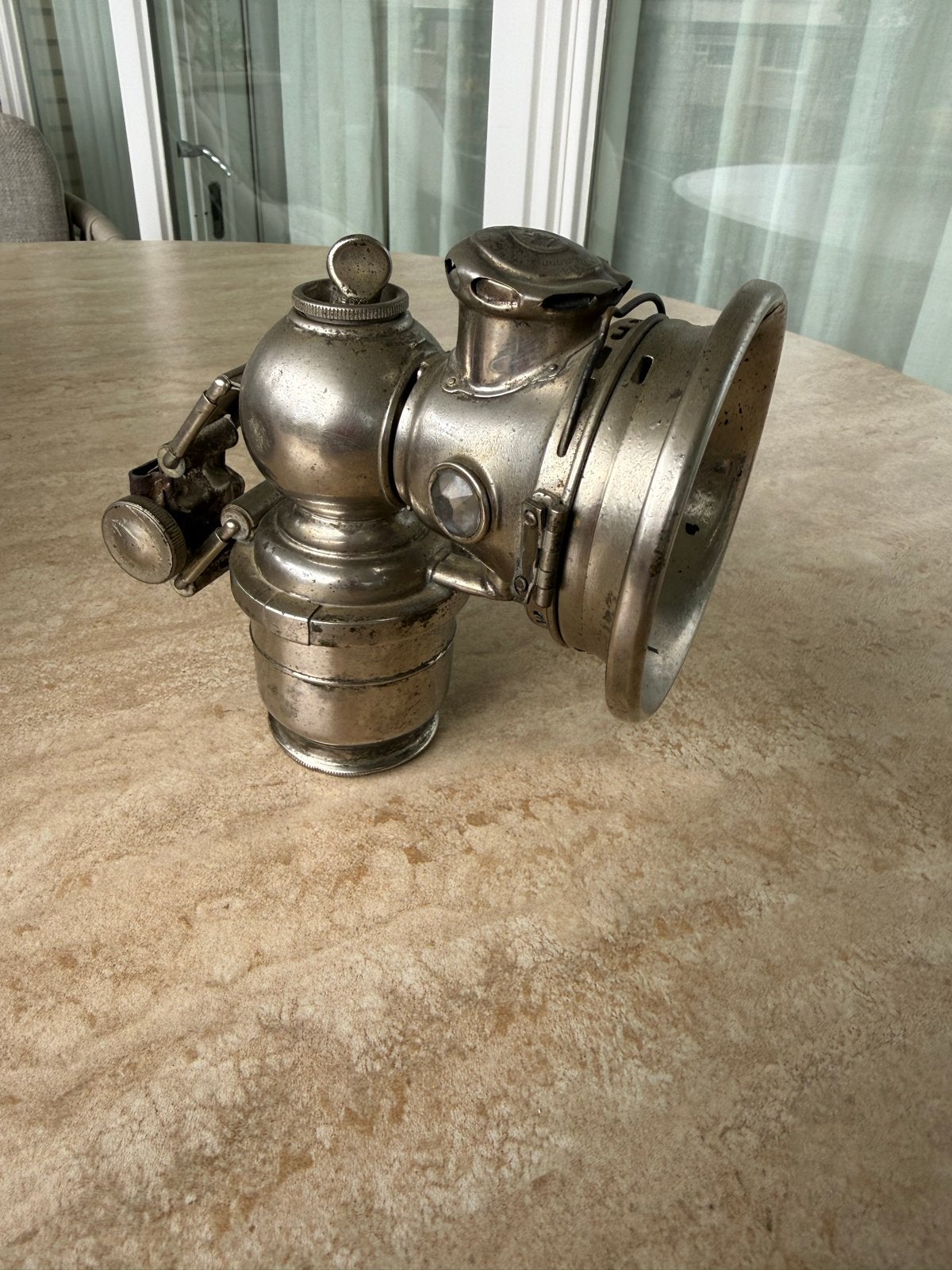 Carbid lamp, Ophalen