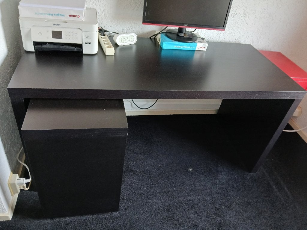 Bureau malm zwartbruin, Huis en Inrichting, Bureaus, Ophalen, 65 cm, Spaanplaat of MDF, Zo goed als nieuw