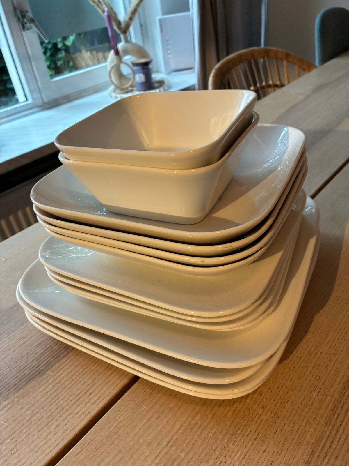 Wit servies 12-delig + 2 kommen, Ophalen, Porselein, Overige stijlen