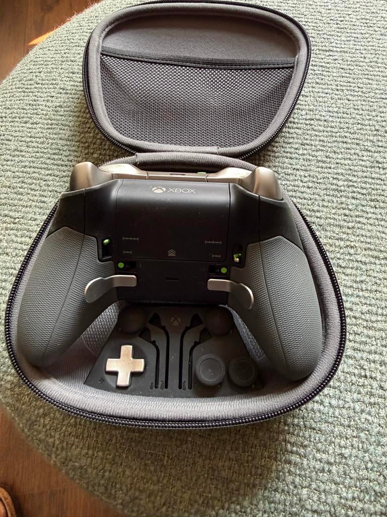 Xbox Elite Controller met dongle (mist kabel/paddles), Gebruikt, Ophalen of Verzenden, Xbox One, Controller