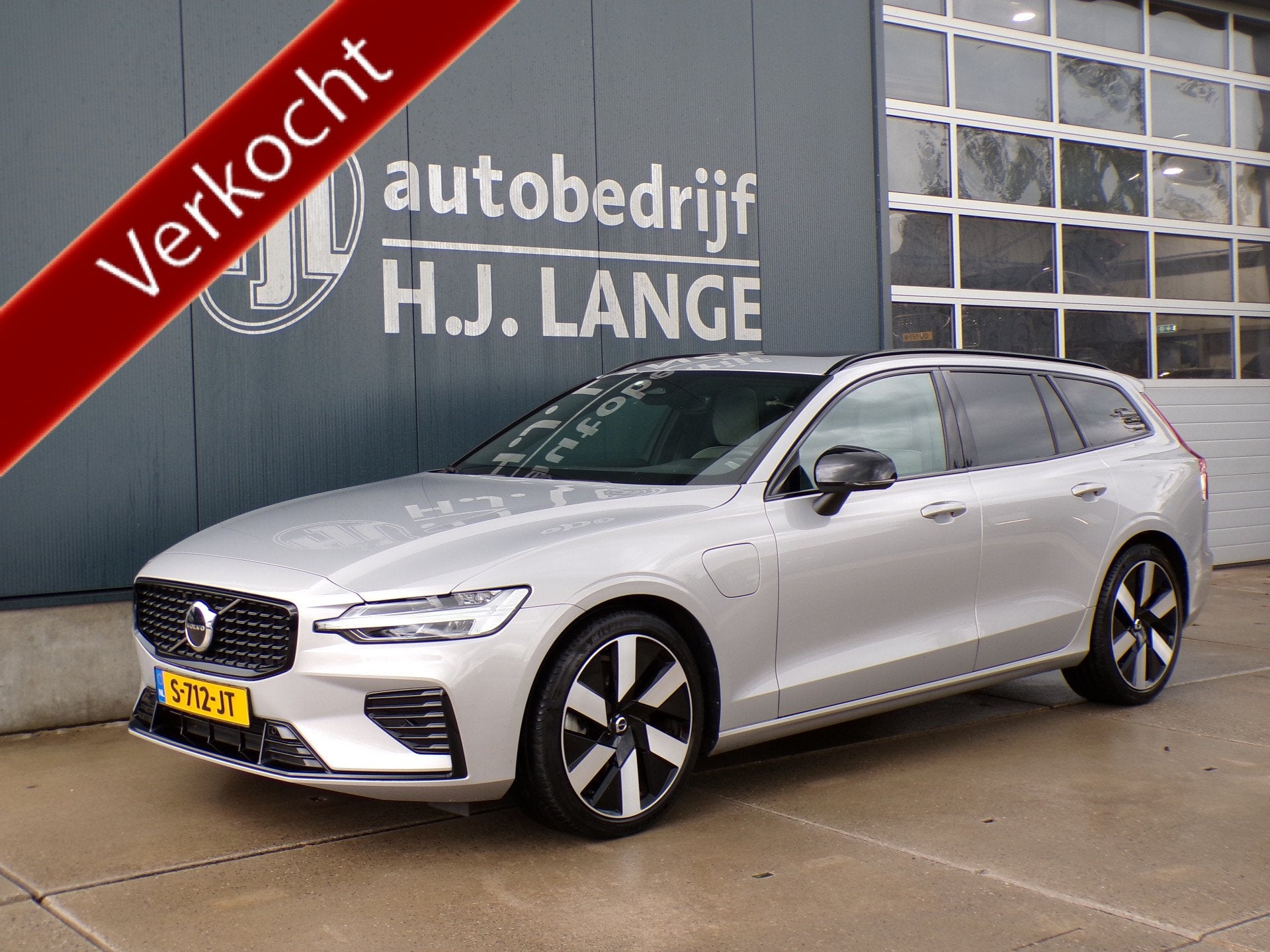 Volvo V60 2.0 T6 Plug-in hybrid AWD Plus DarkSOH 97%, Auto's, Automaat, Gebruikt, Euro 6, 4 cilinders