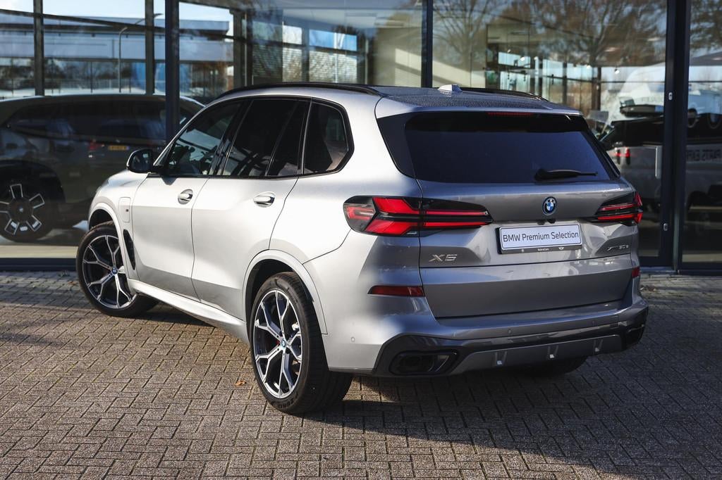 BMW X5 xDrive50e High Executive M Sport Automaat / Panoramad, Gebruikt, 2395 kg, Met garantie (alle), Bedrijf