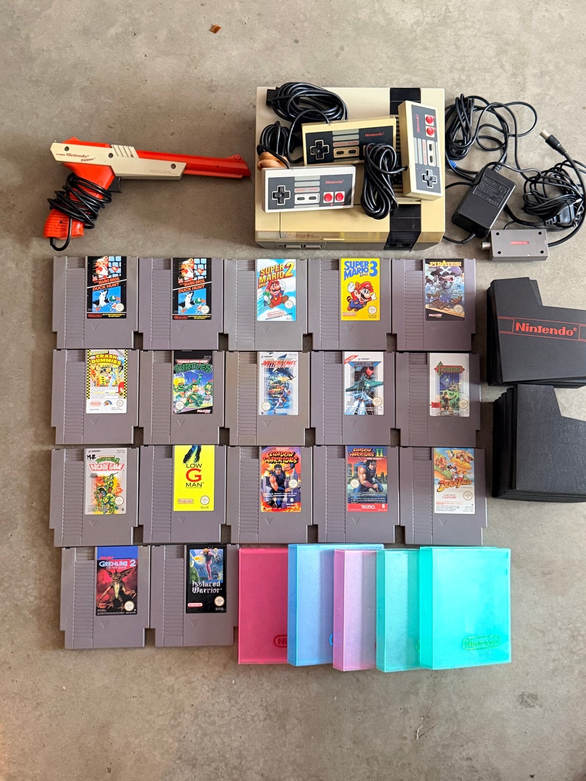 Nintendo NES Console met 17 games en accessoires, Spelcomputers en Games, Games | Nintendo NES, Gebruikt, 2 spelers, Vanaf 3 jaar