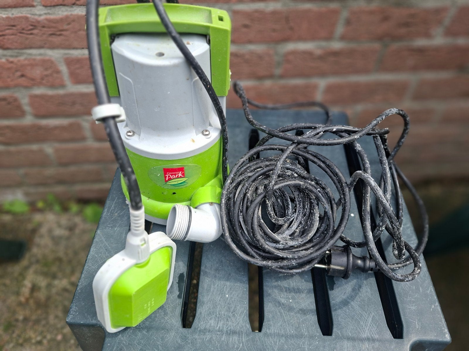 Dompelpomp cemtral park 400 watt, Ophalen of Verzenden, Zo goed als nieuw, Vijverpomp