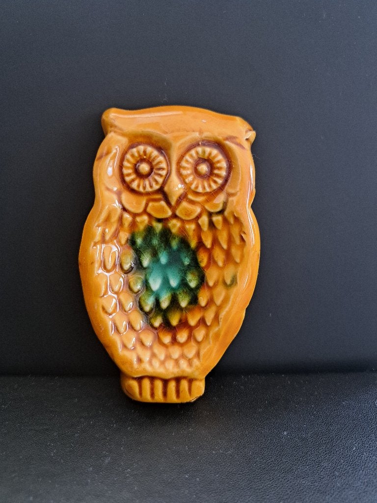 Vintage keramische uil wanddecoratie - Oranje/Groen, Verzamelen, Beelden en Beeldjes, Ophalen of Verzenden, Gebruikt, Dier