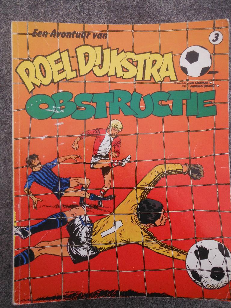 Roel Dijkstra. 17 X. Voetbalstrip., Boeken, Meerdere stripboeken, Ophalen of Verzenden, Gelezen