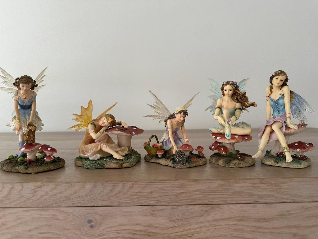 Faerie glen elfjes met paddestoel 5 stuks, Ophalen of Verzenden, Zo goed als nieuw, Fantasy