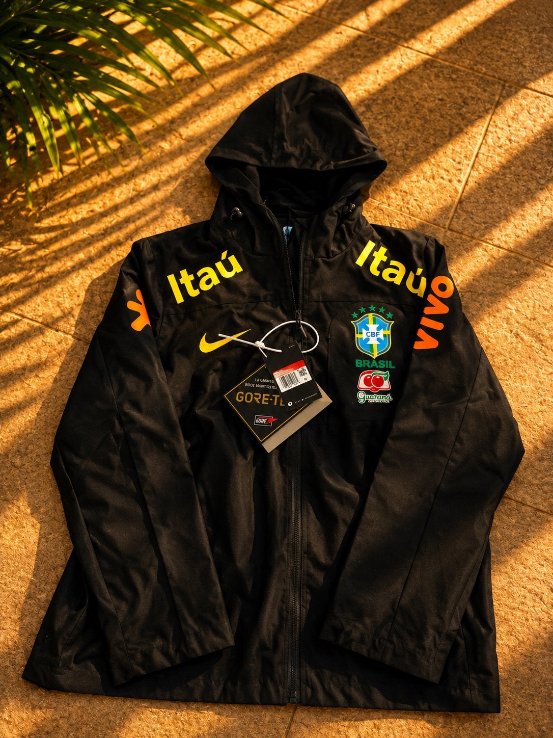 Nike Brazilië CBF Gore-Tex Jas - Maat S, Ophalen of Verzenden, Nieuw, Maat 46 (S) of kleiner, Zwart