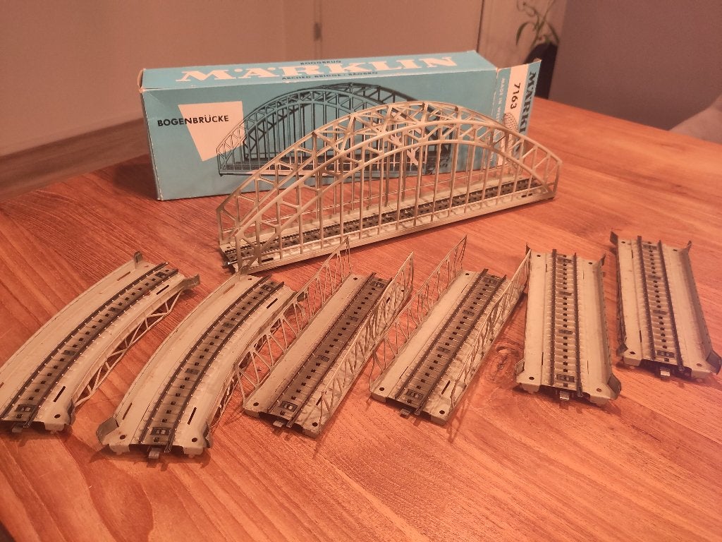Märklin 7163 + 2x 7162 + 2x 7167 + 2x 7168 H0 brug – M-rail, Wisselstroom, Brug, Tunnel of Gebouw, Ophalen of Verzenden, Zo goed als nieuw