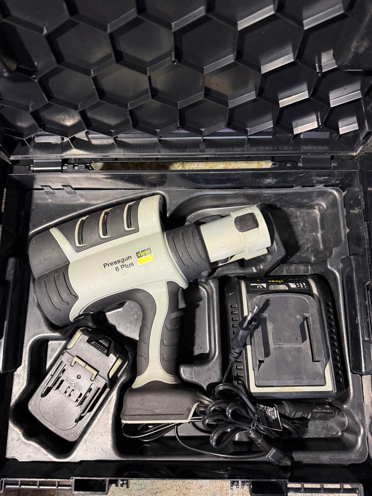 Viega Pressgun 6 Plus Accu Perstang met Oplader en Koffer, Ophalen of Verzenden, Gebruikt, Overige typen, Viega