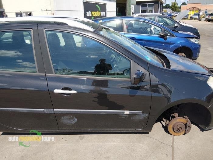 Portier 4Deurs rechts-voor van een Renault Clio (KRO8), Gebruikt, -, -, -