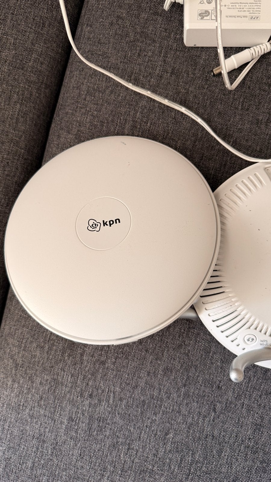 KPN SuperWifi Punten (2 stuks) met accessoires, Ophalen of Verzenden, Zo goed als nieuw, Router