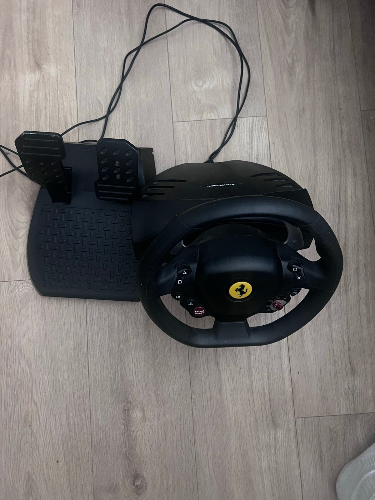 Thrustmaster T80 RW Ferrari 488 GTB racestuur, Spelcomputers en Games, Racestuur, Zo goed als nieuw, Thrustmaster, PlayStation