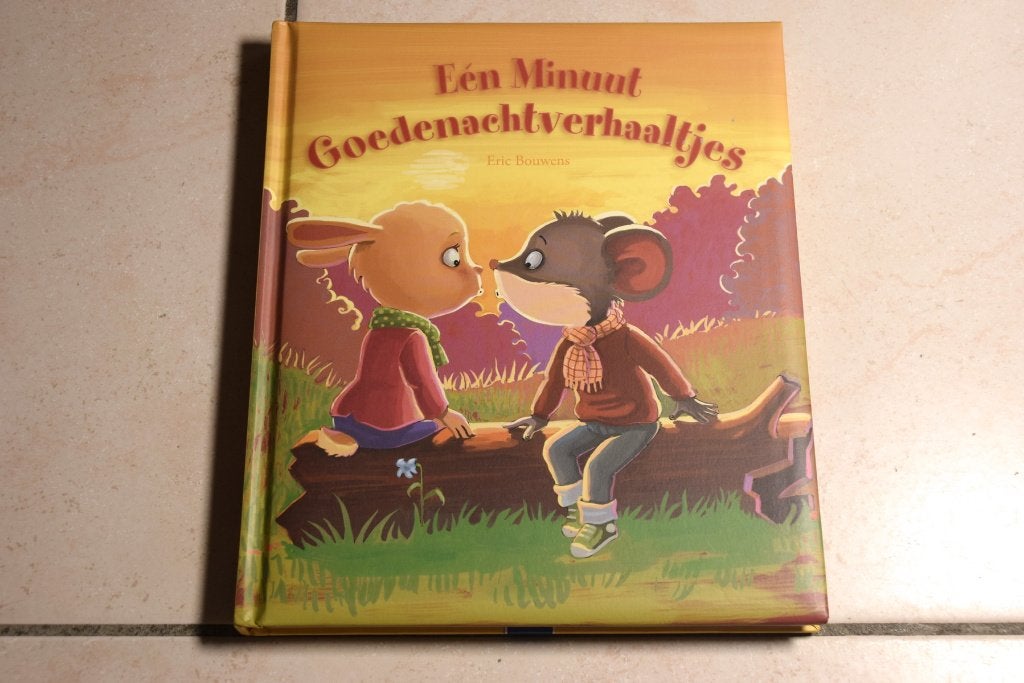 Eén Minuut Goedenachtverhaaltjes / Eric Bouwens, Ophalen of Verzenden, Zo goed als nieuw, Fictie algemeen