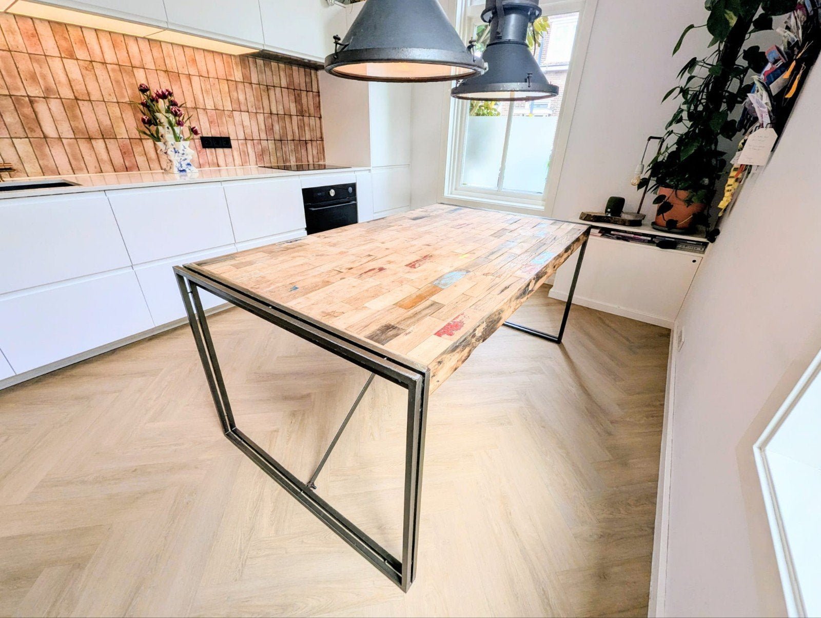 Eettafel van houten vissersbootjes en staal, Ophalen, 200 cm of meer, 50 tot 100 cm, Vijf personen of meer