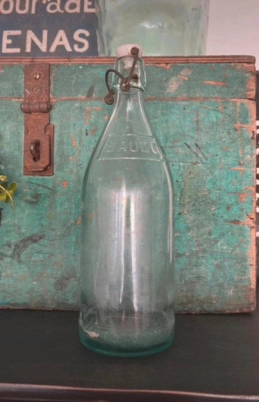 Franse fles met tekst en porseleine dop, Ophalen of Verzenden