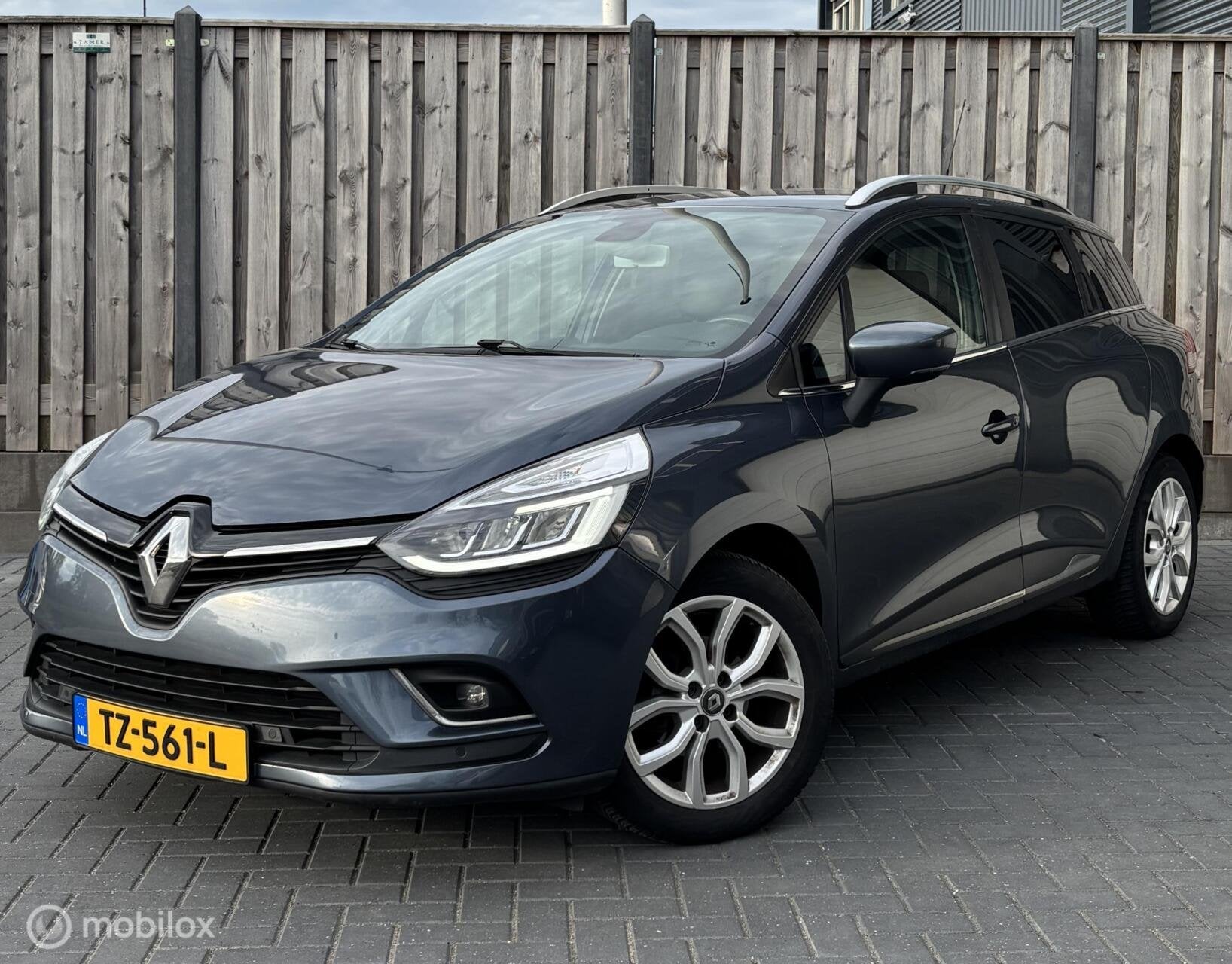 Renault Clio Estate 0.9 TCe Intens/AIRCO/NAVI/PDC/CRUISE, Auto's, Renault, Voorwielaandrijving, 898 cc, 1063 kg, Gebruikt