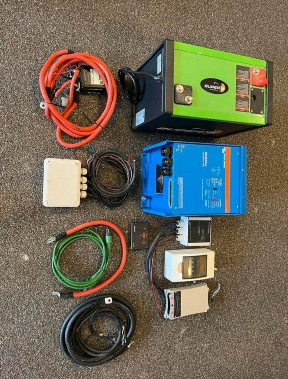 Victron Energy MultiPlus 12|3000|120-12 en Super B Accu, Ophalen of Verzenden, Gebruikt, Universele onderdelen