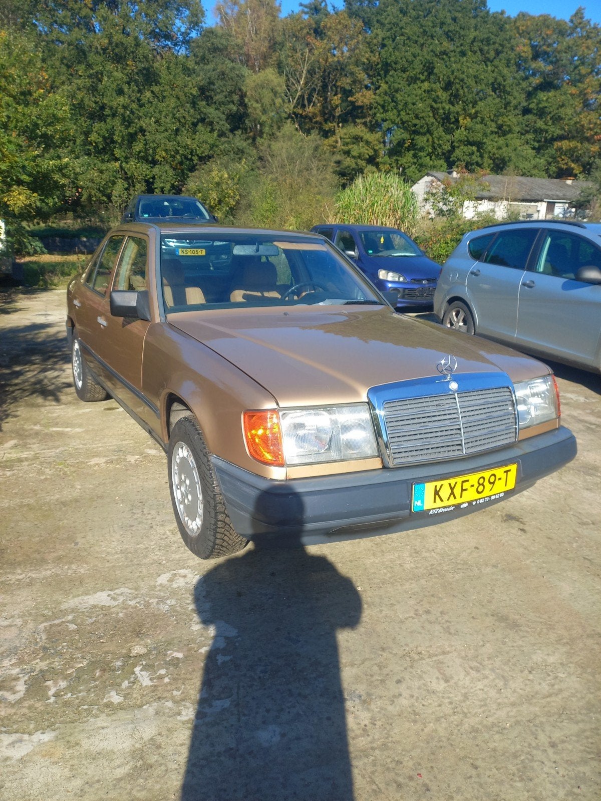 Mercedes w124  200 diesel 1985 Bruin belastingvrij, Auto's, 1983 cc, Bruin, 23 km/l, Bruin