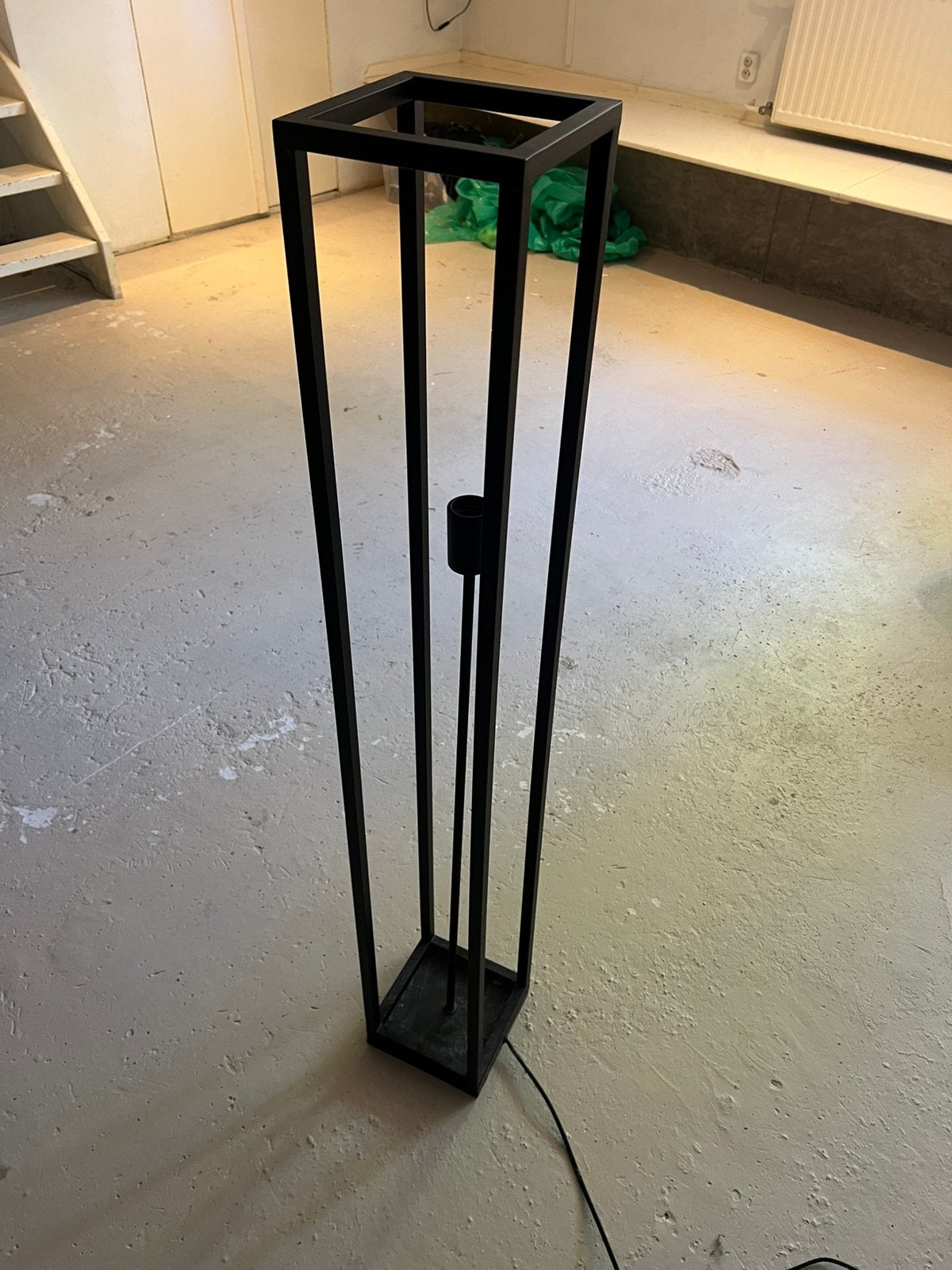 Staande vloerlamp, Huis en Inrichting, Lampen | Vloerlampen, Ophalen, Zo goed als nieuw, 150 tot 200 cm