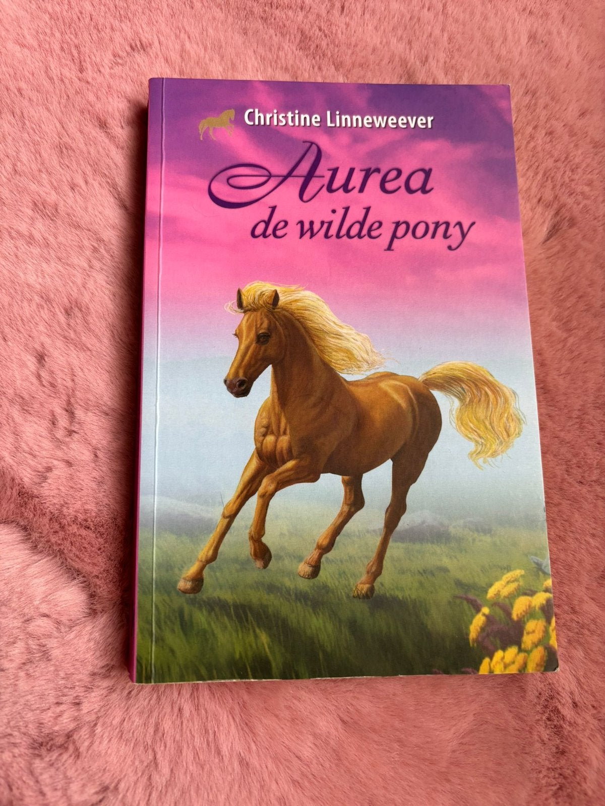 Aurea de wilde pony Cristine Linneweever, Boeken, Ophalen of Verzenden, Zo goed als nieuw