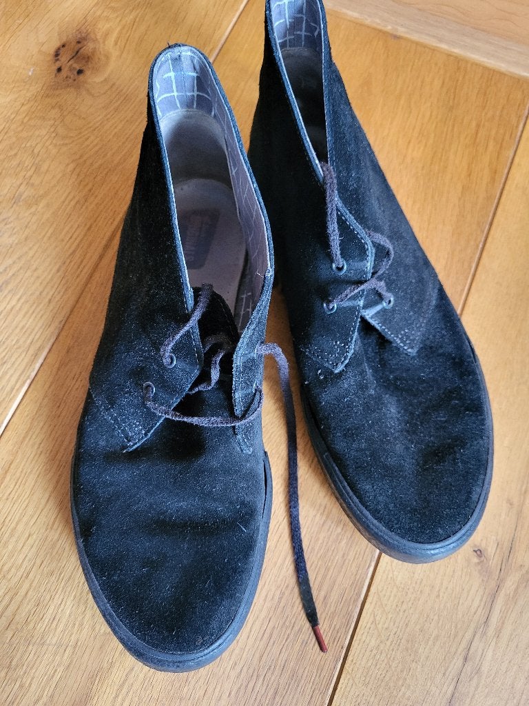 Zwart leren suède Clarks Boots - nog als nieuw!, Kleding | Heren, Zwart, Boots, Clarks, Ophalen of Verzenden