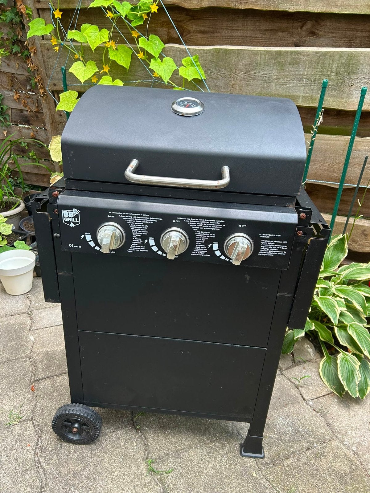 Gebruikte BBQ Grill met 3 branders en zijtafels, Ophalen, Gebruikt, BBQ Grill