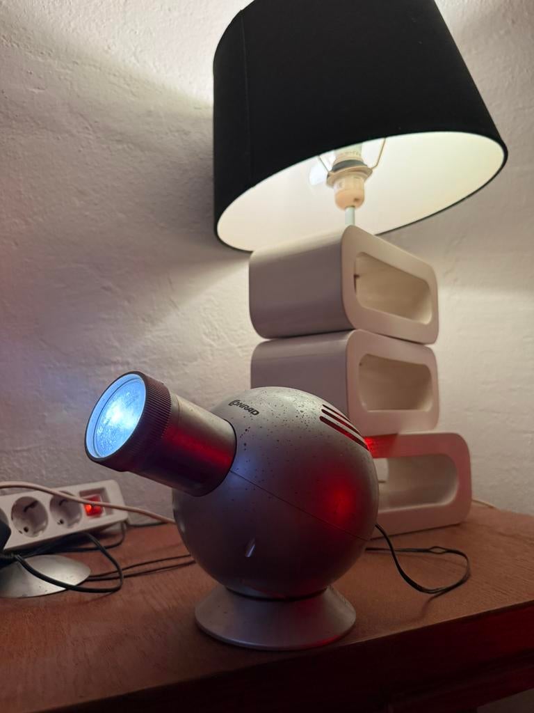 Projector klok, Huis en Inrichting, Lampen | Tafellampen, Ophalen of Verzenden, Zo goed als nieuw, Minder dan 50 cm