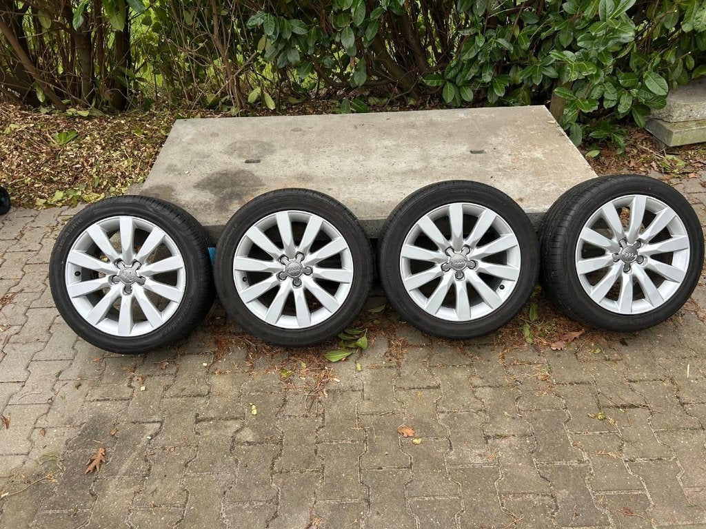 Audi A1 banden met velgen - 215/45R16 - zomerbanden -, Ophalen, 16 inch, Banden en Velgen, Personenwagen