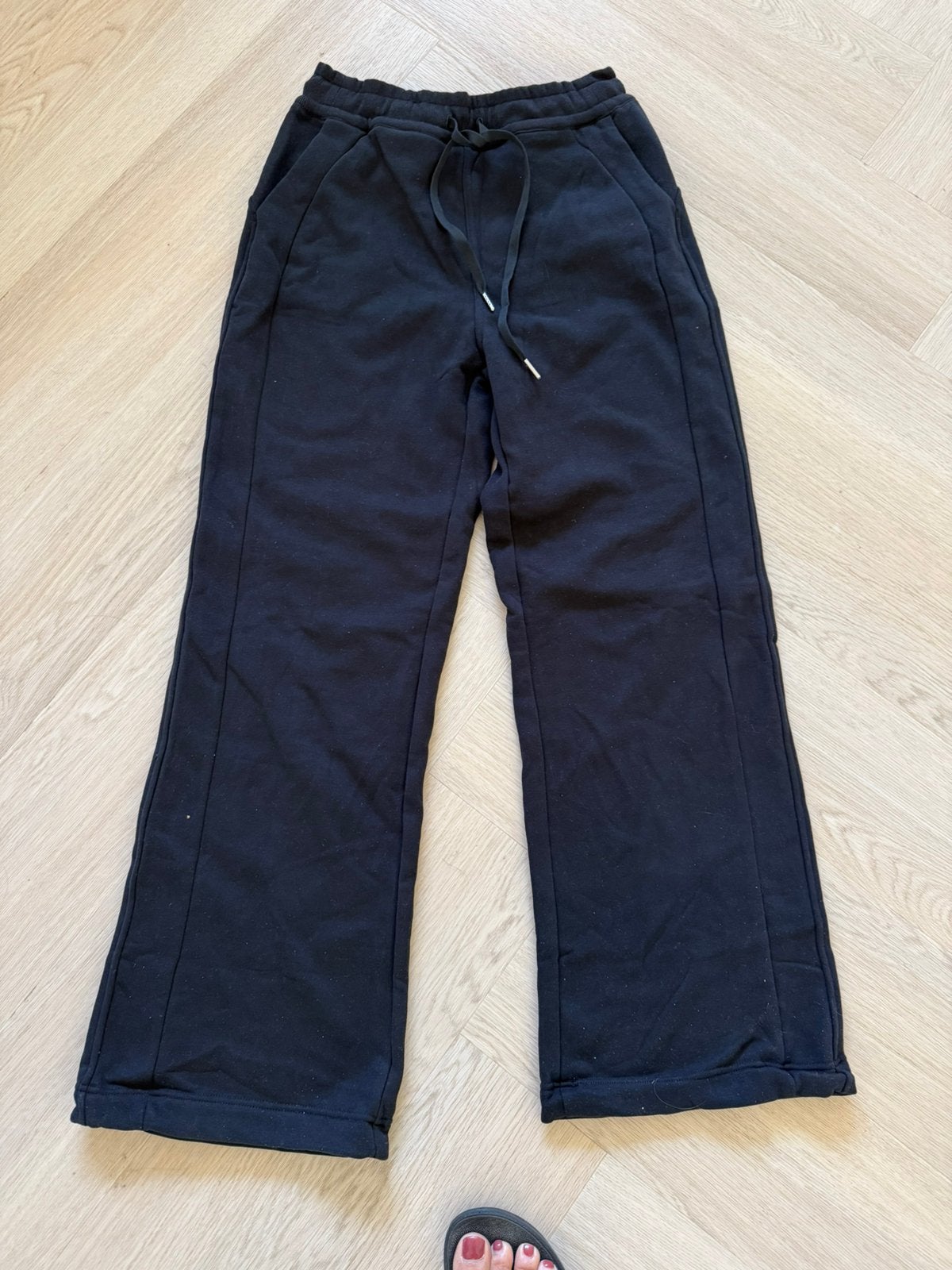 Lululemon scuba mid rise wide leg regular 6, Kleding | Dames, Zwart, Nieuw, Ophalen of Verzenden, Maat 36 (S)