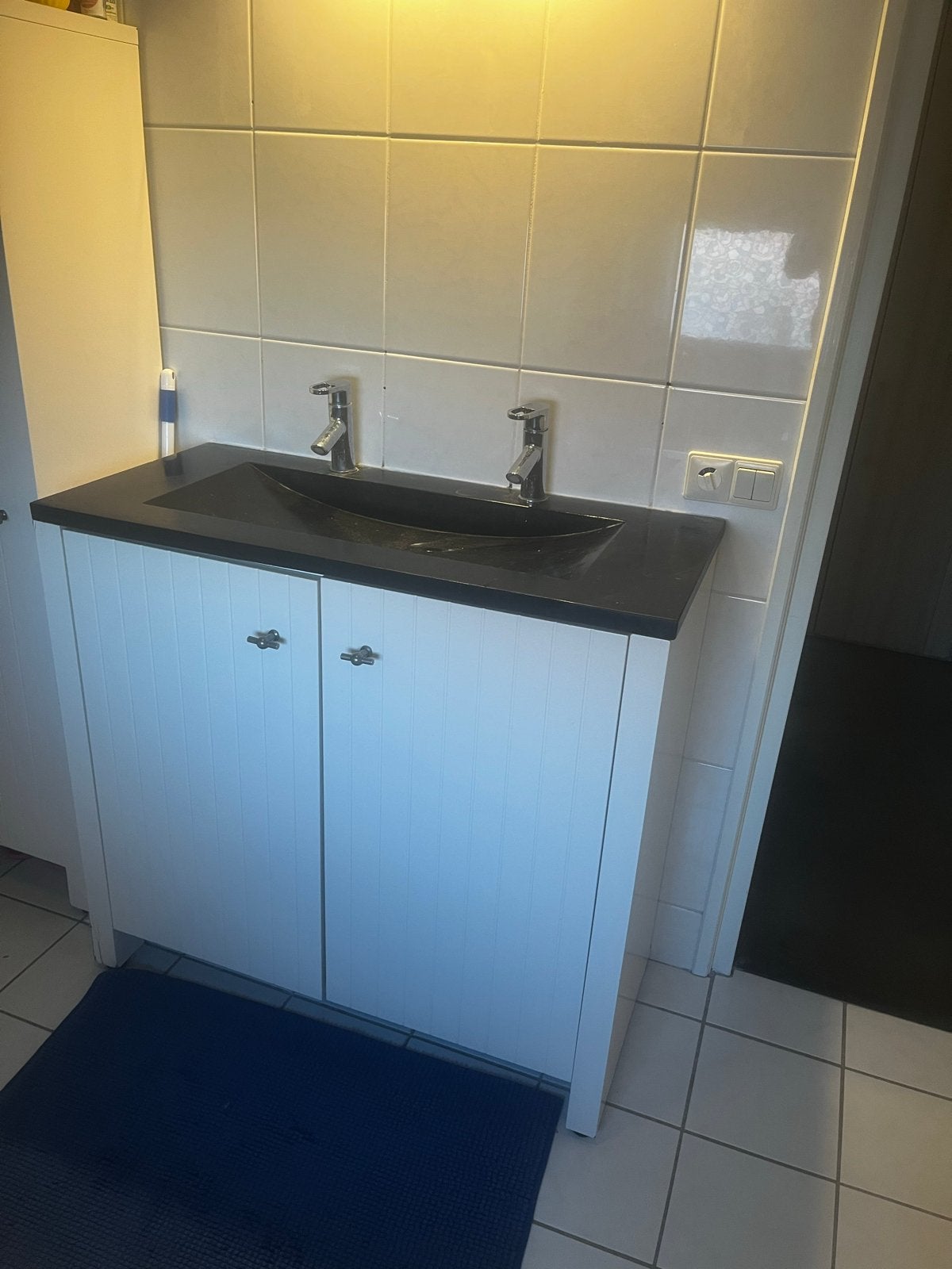 Hardsteen wasbak met onderkast (101x47 cm), Ophalen, Gebruikt, 100 tot 150 cm, Wastafelkast