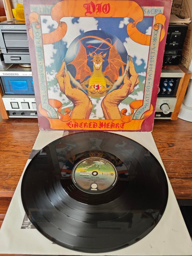 Dio - Sacred Heart LP (1985) - Hardrock Vinyl, Gebruikt, Overige genres, Ophalen of Verzenden, Inclusief binnenhoes