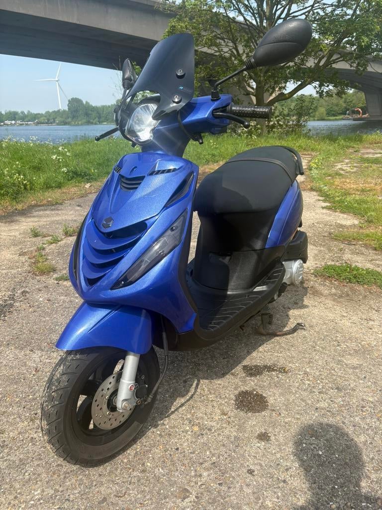 Piaggo zip iget 45km/u 2023, Ophalen, Zo goed als nieuw, Benzine, Zip