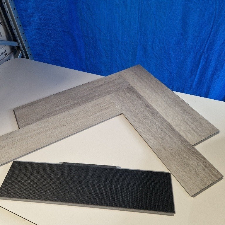 Restpartij 9m2 Klik PVC Ambiant Spigato Avanto Visgraat Grey, Ophalen, Kunststof, Oosterbrugstraat 27, 8281 BT Genemuiden, 50 tot 150 cm