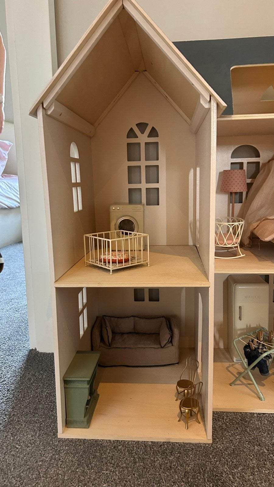 Groot houten poppenhuis van Maileg met meubels, Ophalen, Zo goed als nieuw, Poppenhuis