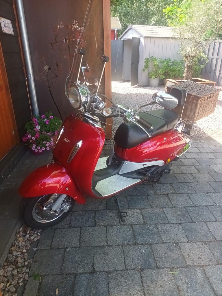 Rode Custom Killerbee Retro-Scooter met Windscherm en Mand, Fietsen en Brommers, Scooters | Overige merken, Gebruikt, Maximaal 25 km/u