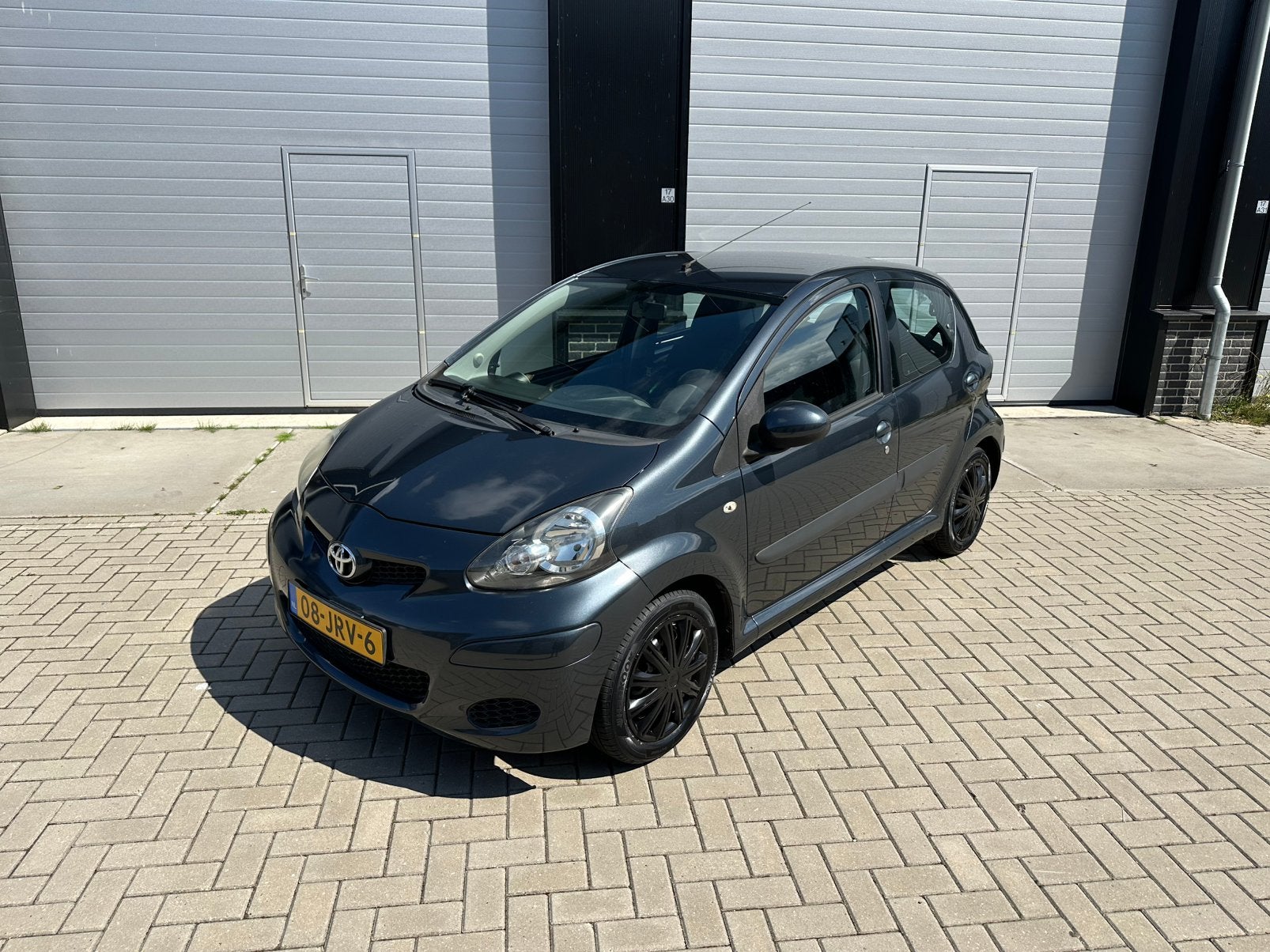 Toyota Aygo | 5DRS | NAP | Nw Koppeling | Nw APK + Gr. Beurt, Auto's, Voorwielaandrijving, 4 stoelen, 68 pk, Origineel Nederlands