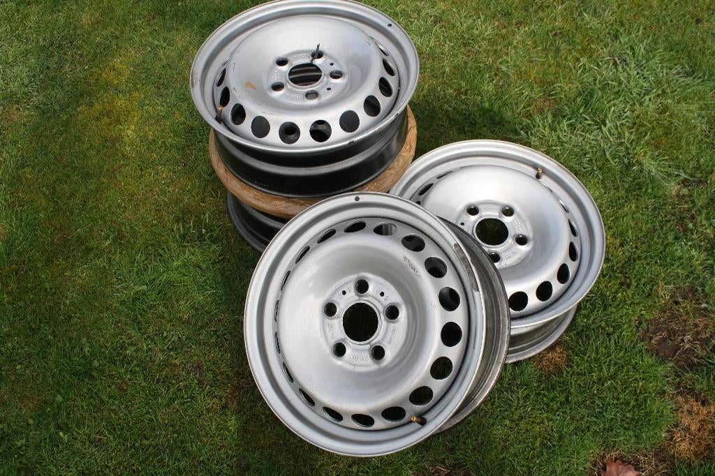 Set nieuwe 5-gaats stalen VW velgen., Auto-onderdelen, Banden en Velgen, Ophalen, Bestelwagen, Velg(en), Nieuw