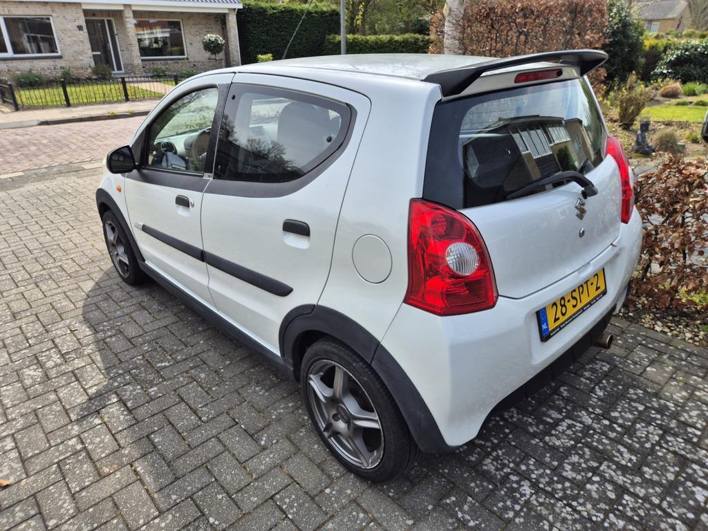 Suzuki Alto 1.0 2011 Wit, Auto's, Suzuki, Voorwielaandrijving, 200 kg, 4 stoelen, Origineel Nederlands