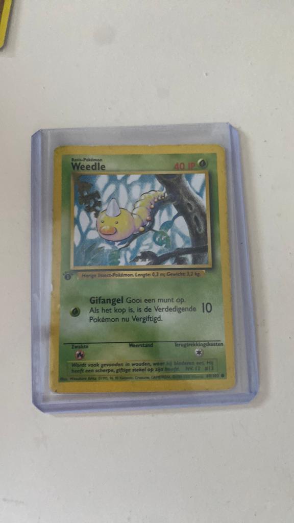 Weedle, Hobby en Vrije tijd, Verzamelkaartspellen | Pokémon, Ophalen of Verzenden, Zo goed als nieuw