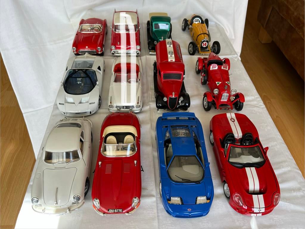 10 modelauto's: brandweerwagen, sportwagens Solido en Burago, Ophalen of Verzenden, Zo goed als nieuw, Auto, Overige merken