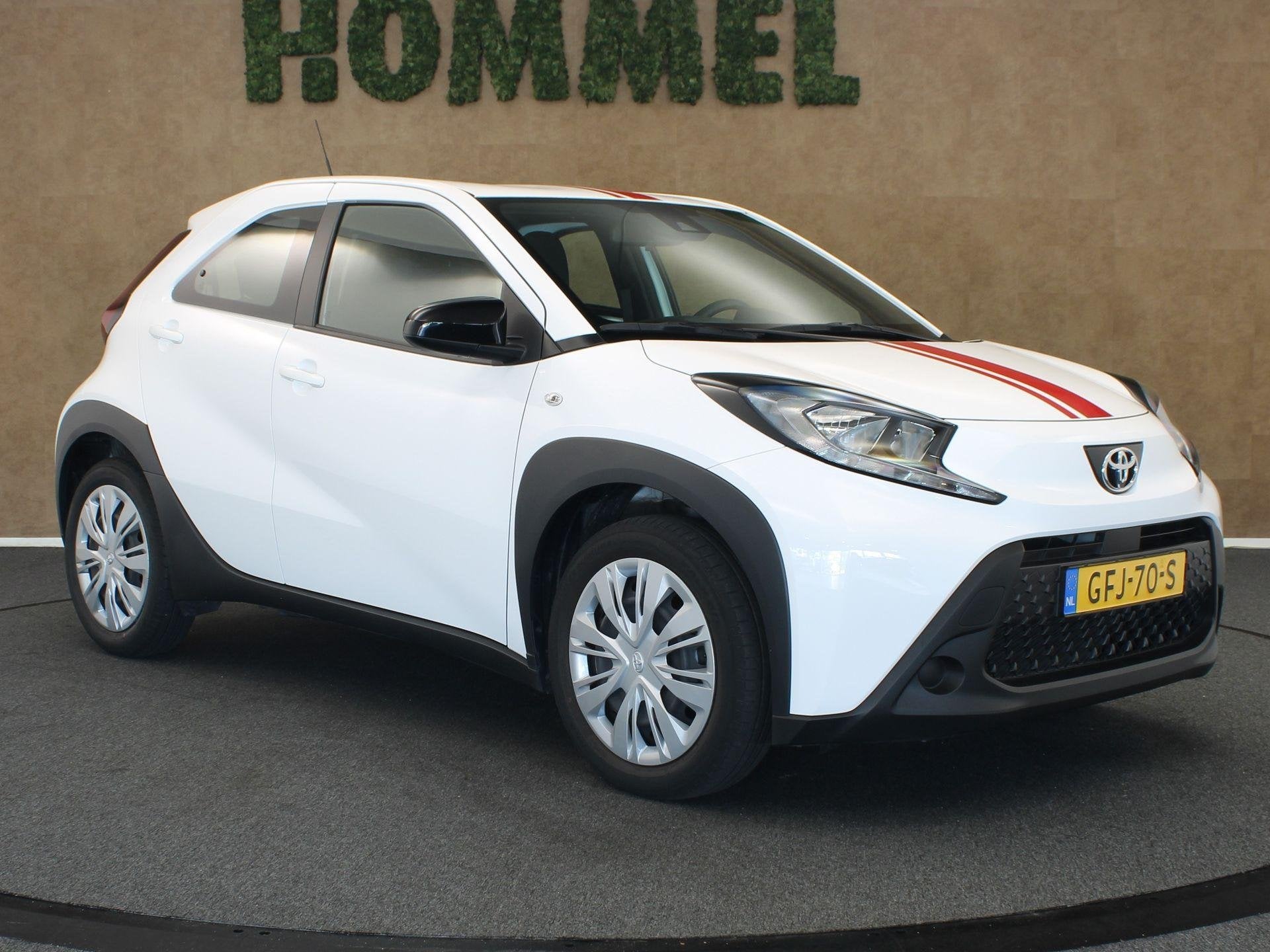 Toyota Aygo X 1.0 VVT-i MT Play - ORIGINEEL NEDERLANDSE AUTO, Stof, Gebruikt, Euro 6, 920 kg